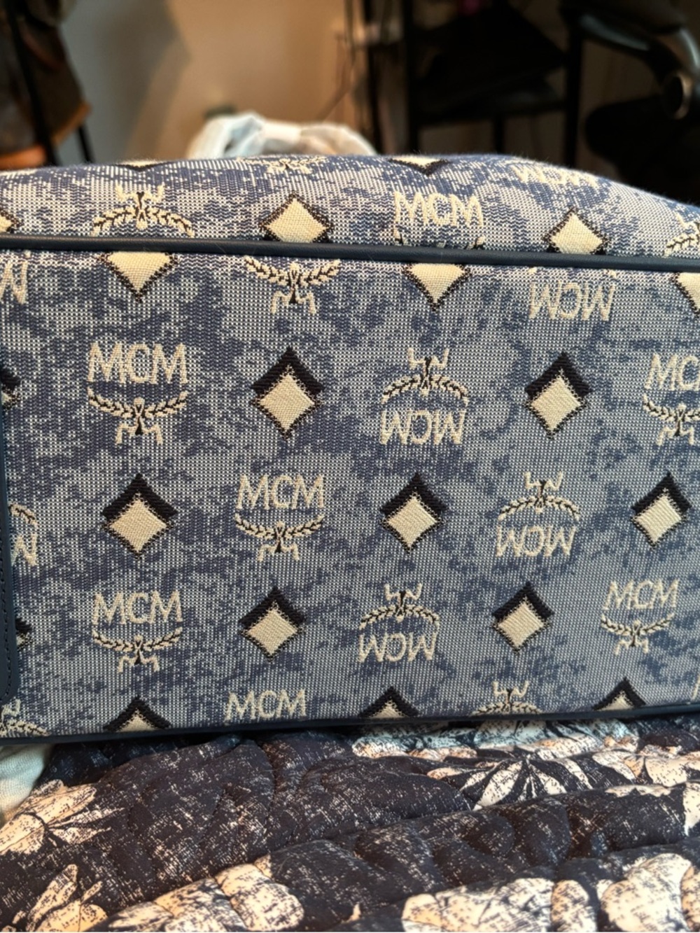 NWT MCM Aren Tote – Blue Denim Visetos – BRAND NEW Full Set (Dust Bag & Papers) - Picture 6 of 12